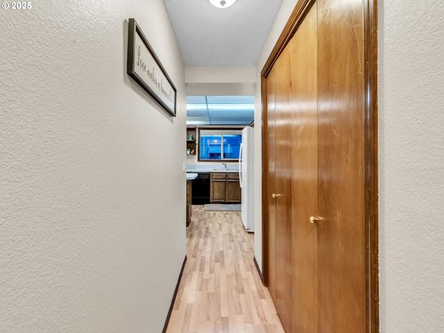 1977 MAPLEWOOD Ct, Salem, OR 97306