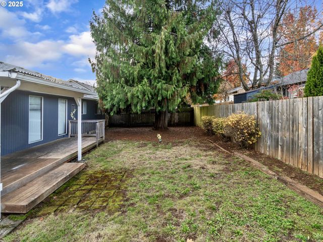 1977 MAPLEWOOD Ct, Salem, OR 97306