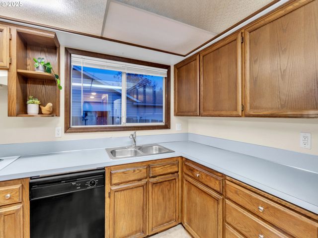 1977 MAPLEWOOD Ct, Salem, OR 97306