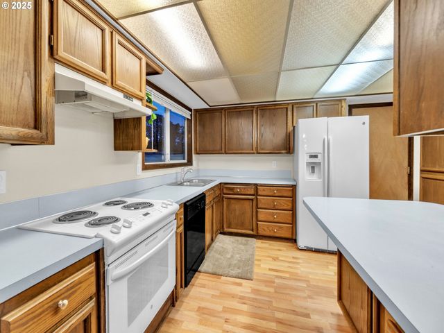 1977 MAPLEWOOD Ct, Salem, OR 97306