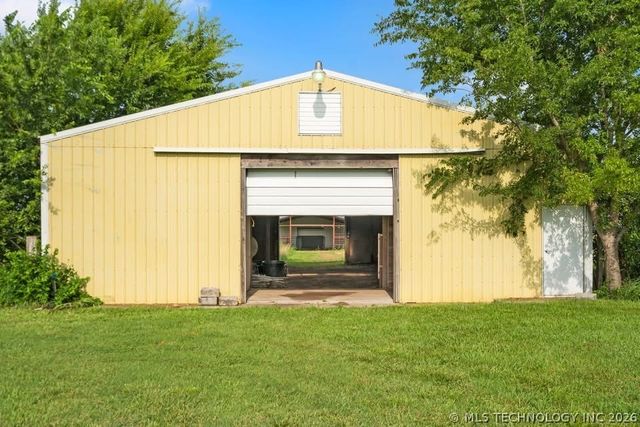 24043 N 4040 Road, Bartlesville, OK 74006