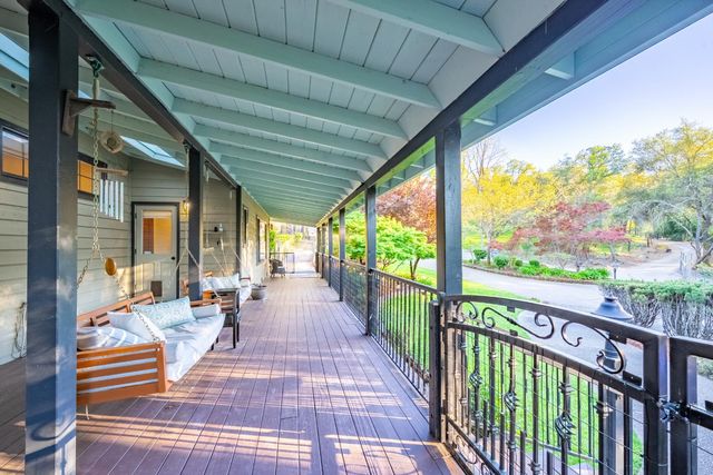 560 Ralston Ln, Newcastle, CA 95658