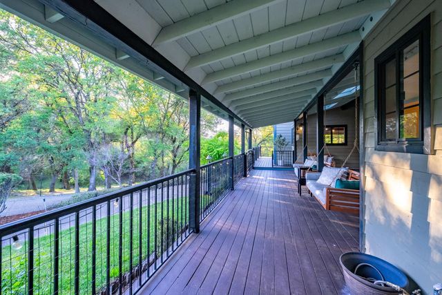 560 Ralston Ln, Newcastle, CA 95658
