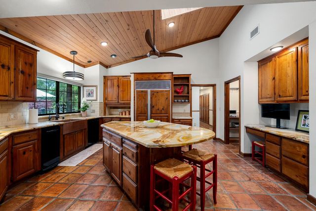 560 Ralston Ln, Newcastle, CA 95658