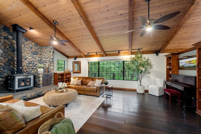 560 Ralston Ln, Newcastle, CA 95658
