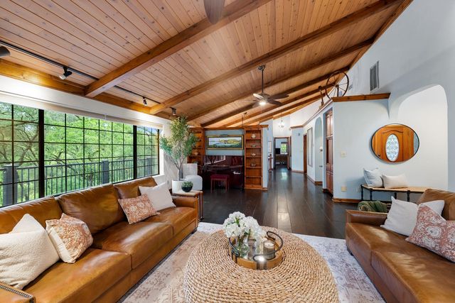 560 Ralston Ln, Newcastle, CA 95658