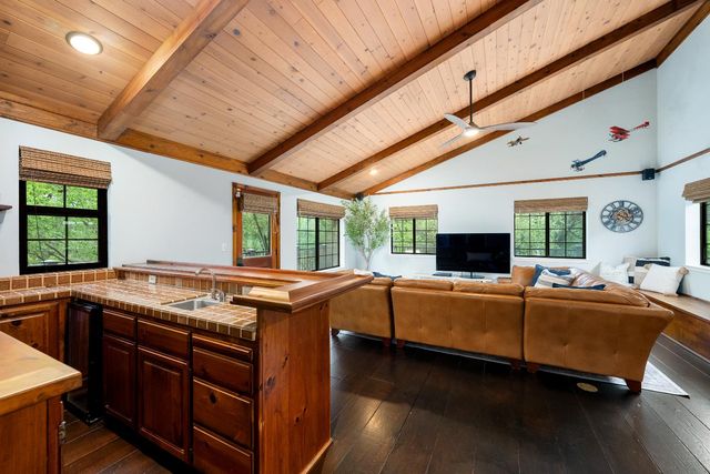 560 Ralston Ln, Newcastle, CA 95658