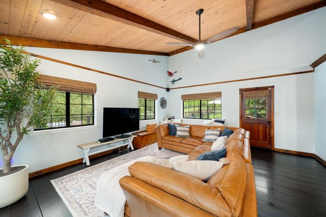 560 Ralston Ln, Newcastle, CA 95658