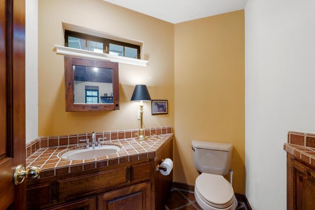 560 Ralston Ln, Newcastle, CA 95658