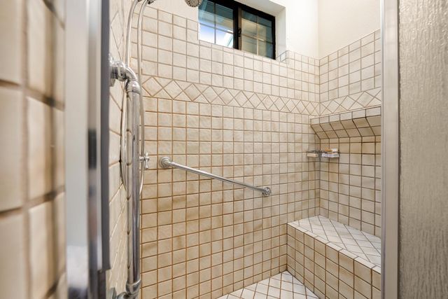 560 Ralston Ln, Newcastle, CA 95658