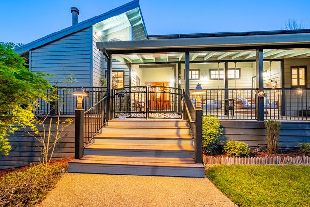 560 Ralston Ln, Newcastle, CA 95658