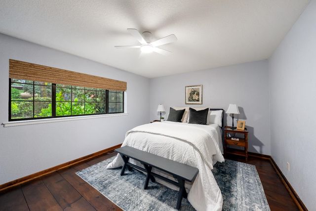 560 Ralston Ln, Newcastle, CA 95658