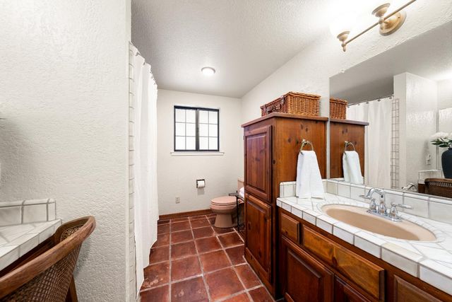 560 Ralston Ln, Newcastle, CA 95658