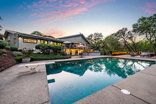 560 Ralston Ln, Newcastle, CA 95658