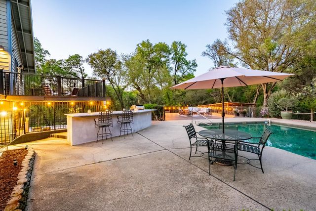 560 Ralston Ln, Newcastle, CA 95658