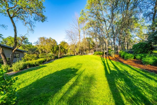 560 Ralston Ln, Newcastle, CA 95658