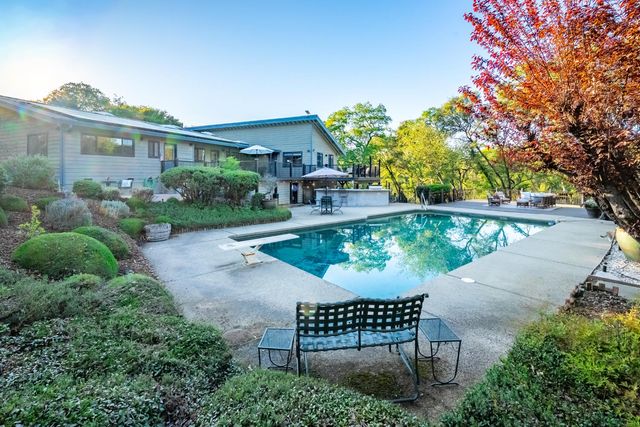 560 Ralston Ln, Newcastle, CA 95658