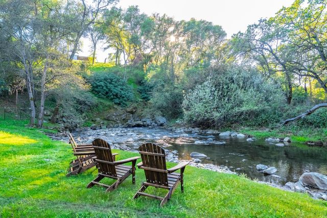 560 Ralston Ln, Newcastle, CA 95658