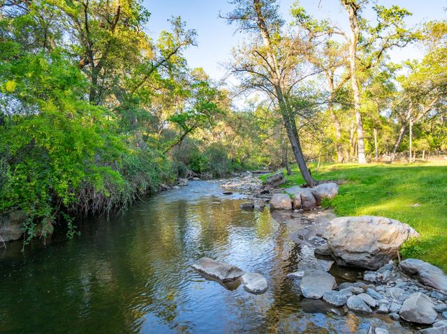 560 Ralston Ln, Newcastle, CA 95658