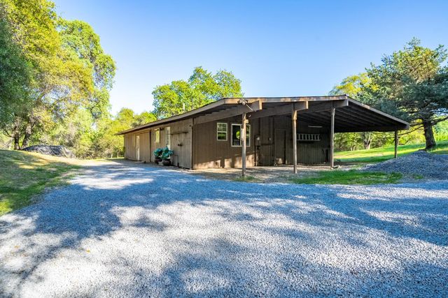 560 Ralston Ln, Newcastle, CA 95658