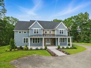 4R Chatham Ln, Danvers, MA 01923