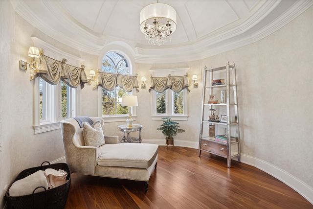 321 E 9th Street, Hinsdale, IL 60521