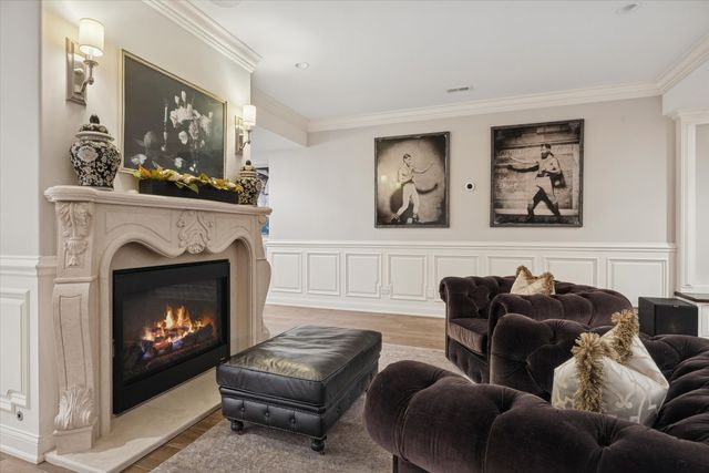 321 E 9th Street, Hinsdale, IL 60521