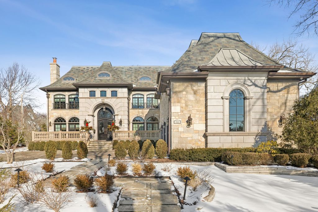 321 E 9th Street, Hinsdale, IL 60521