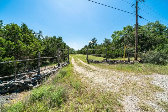 700 Oak Grove RD, San Marcos, TX 78666