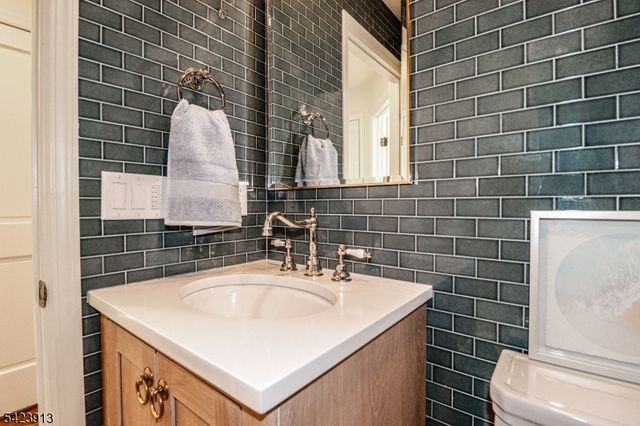 113 Spear St, Metuchen Boro, NJ 08840