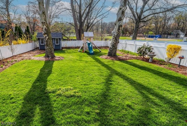 113 Spear St, Metuchen Boro, NJ 08840