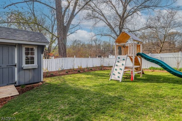 113 Spear St, Metuchen Boro, NJ 08840