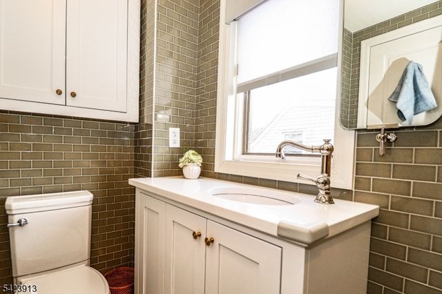 113 Spear St, Metuchen Boro, NJ 08840