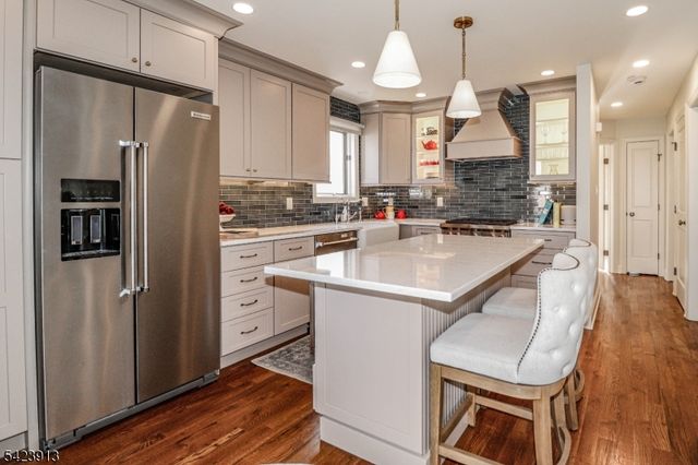 113 Spear St, Metuchen Boro, NJ 08840