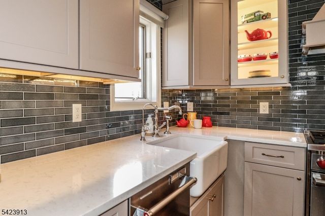 113 Spear St, Metuchen Boro, NJ 08840