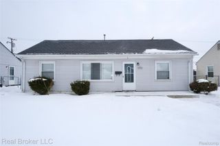 26270 Grandmont Street, Roseville, MI 48066