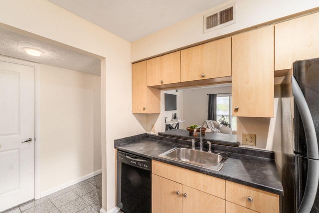 915 Quay Avenue, 915H, Grandview Heights, OH 43212