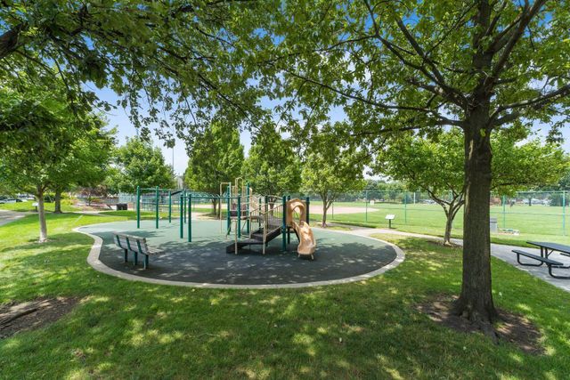 915 Quay Avenue, 915H, Grandview Heights, OH 43212
