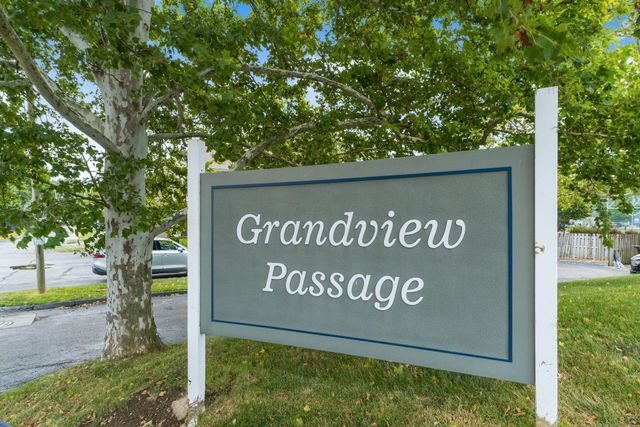 915 Quay Avenue, 915H, Grandview Heights, OH 43212