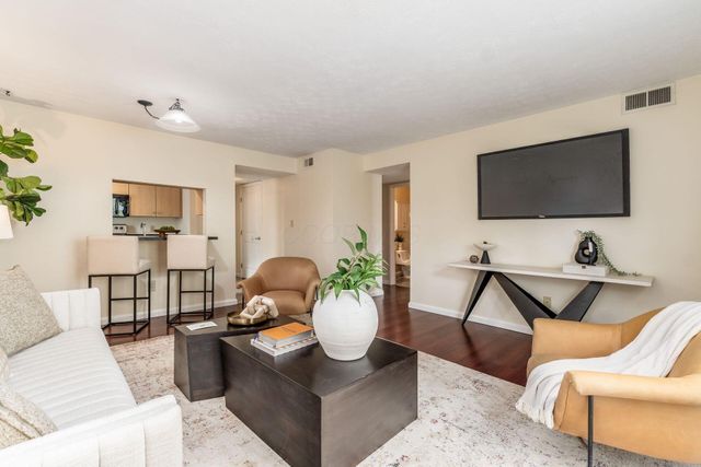 915 Quay Avenue, 915H, Grandview Heights, OH 43212