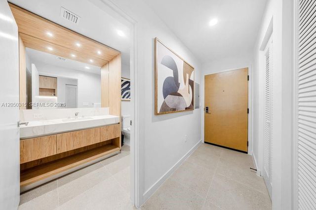 11 NE 6th Street 1106, Miami, FL 33132
