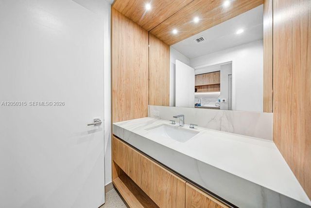 11 NE 6th Street 1106, Miami, FL 33132