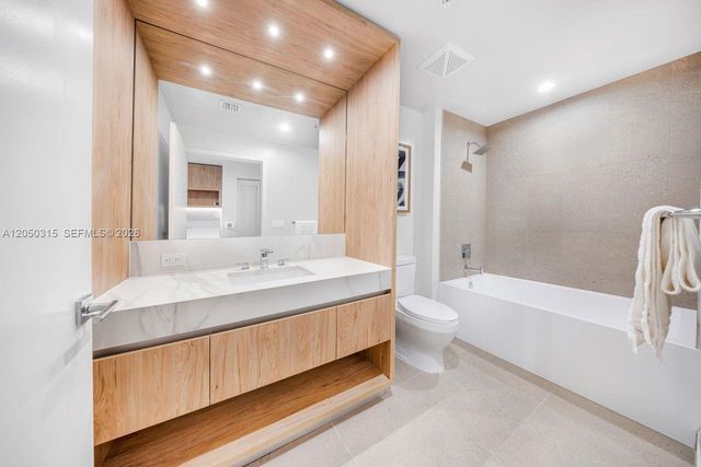 11 NE 6th Street 1106, Miami, FL 33132