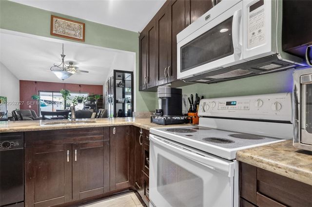 2377 N 37th Avenue, Hollywood, FL 33021