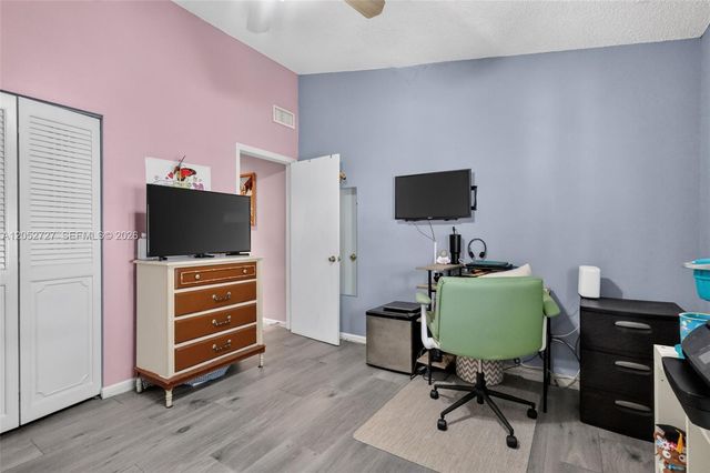 2377 N 37th Avenue, Hollywood, FL 33021