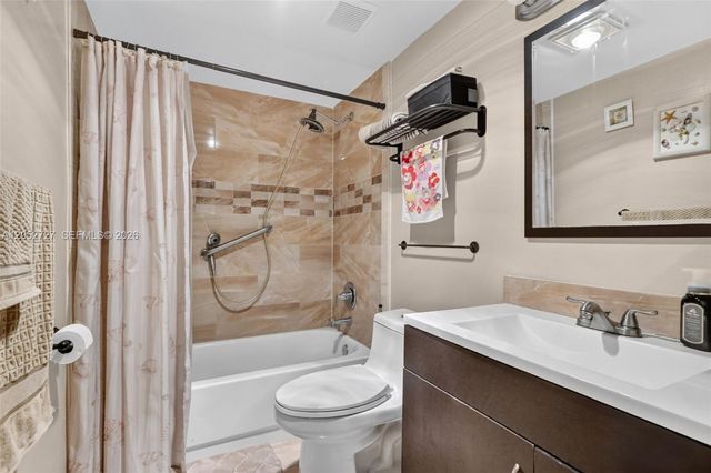 2377 N 37th Avenue, Hollywood, FL 33021