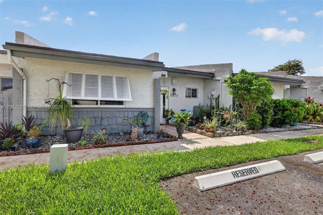 2377 N 37th Avenue, Hollywood, FL 33021