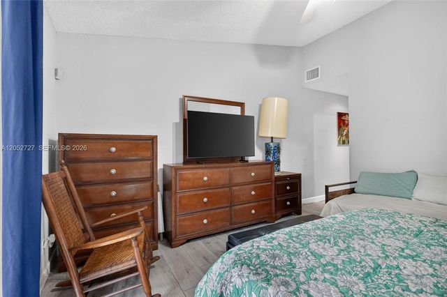 2377 N 37th Avenue, Hollywood, FL 33021