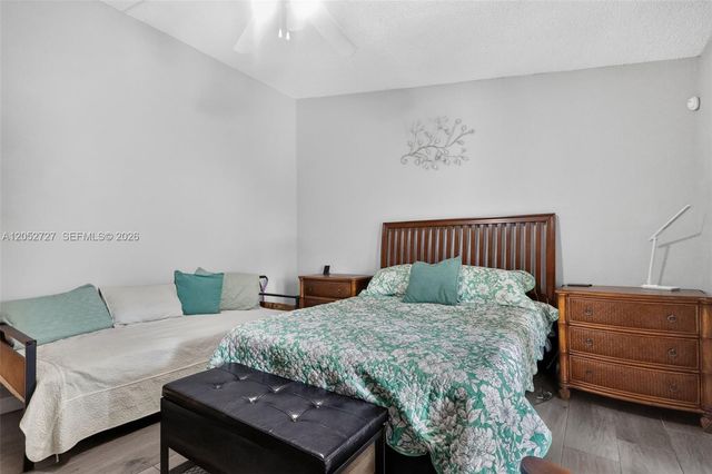 2377 N 37th Avenue, Hollywood, FL 33021