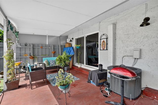 2377 N 37th Avenue, Hollywood, FL 33021